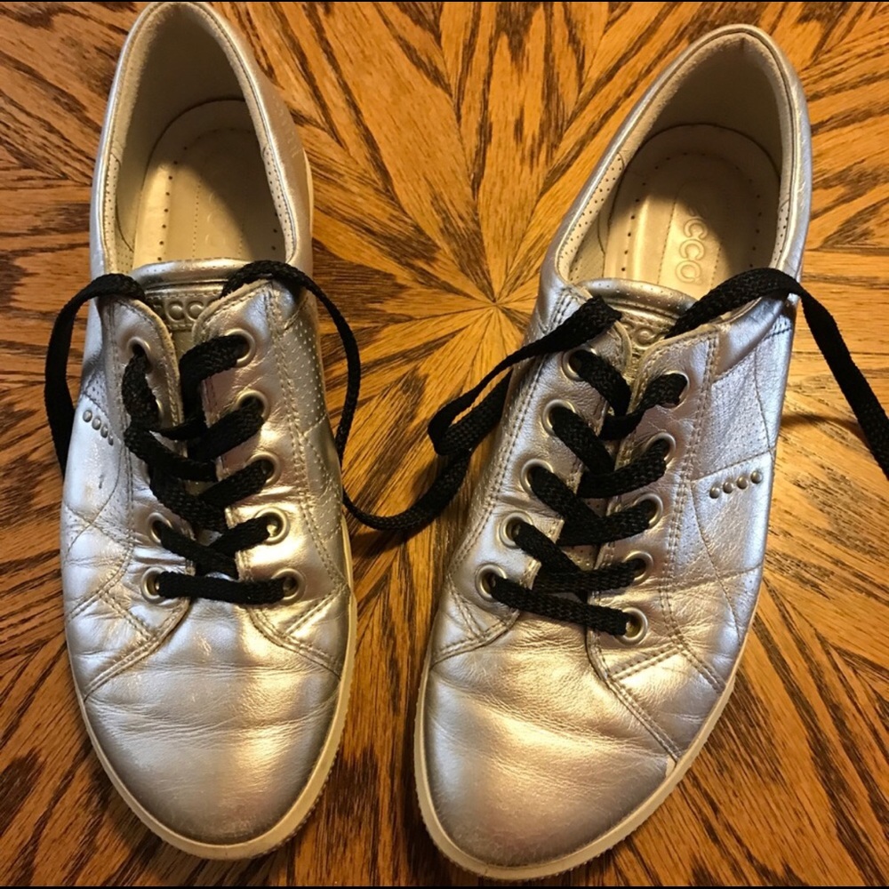 Nearly New ECCO silver tennis shoes size 42